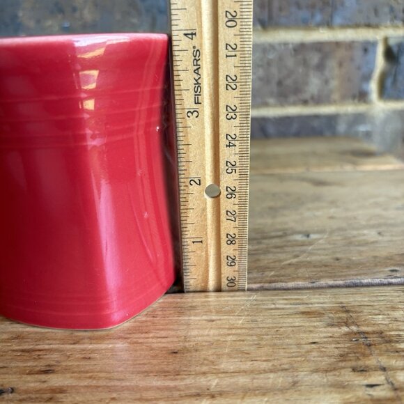 2 Homer Laughlin Fiesta Scarlet D Handle Square Bottom Mugs Fiestaware 12oz READ - Picture 10 of 12